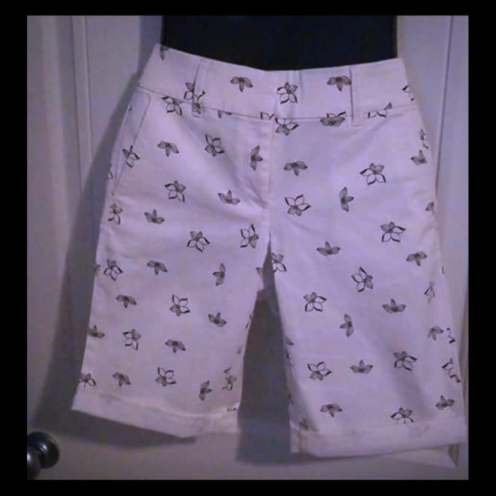 Bermuda roll shorts
